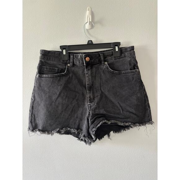 H&M Divided Denim Cutoff Jean Shorts Size 8 Black Wash High Rise Festival - Picture 1 of 7